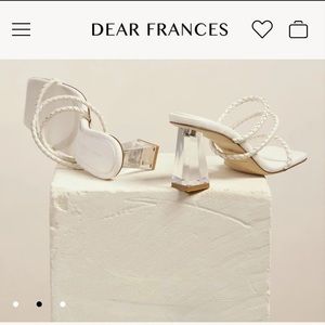 Gorgeous sandals NWT and gift box, perfect for bridal